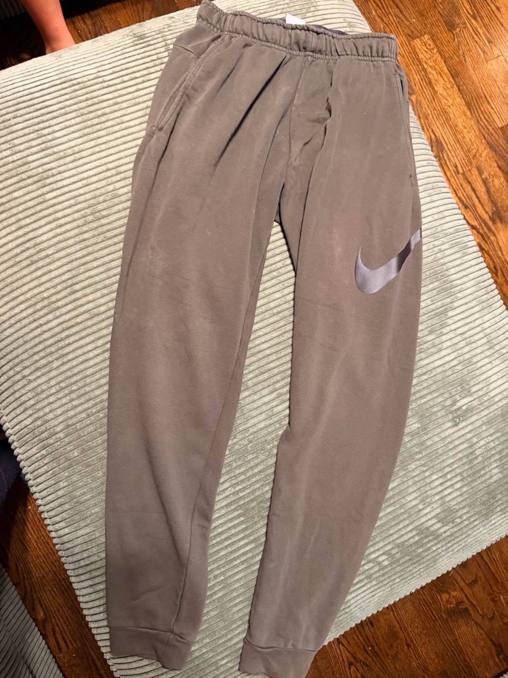 Nike Dri-Fit Women’s taupe/green Jogger Sweatpants Size Small